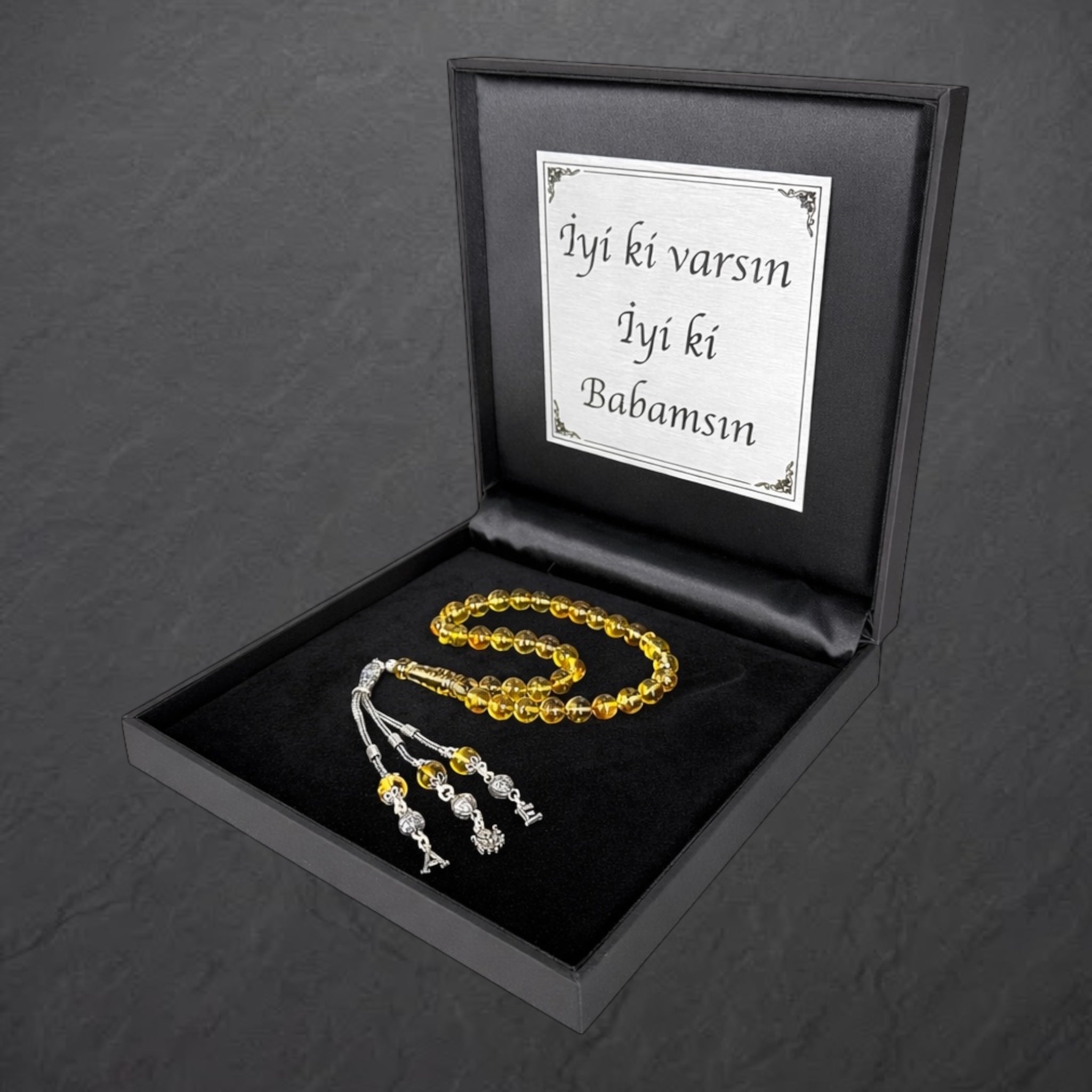 „Traditionelles Kehribar-Tesbih aus echtem Bernstein, zeitloses Accessoire mit spiritueller Bedeutung.“