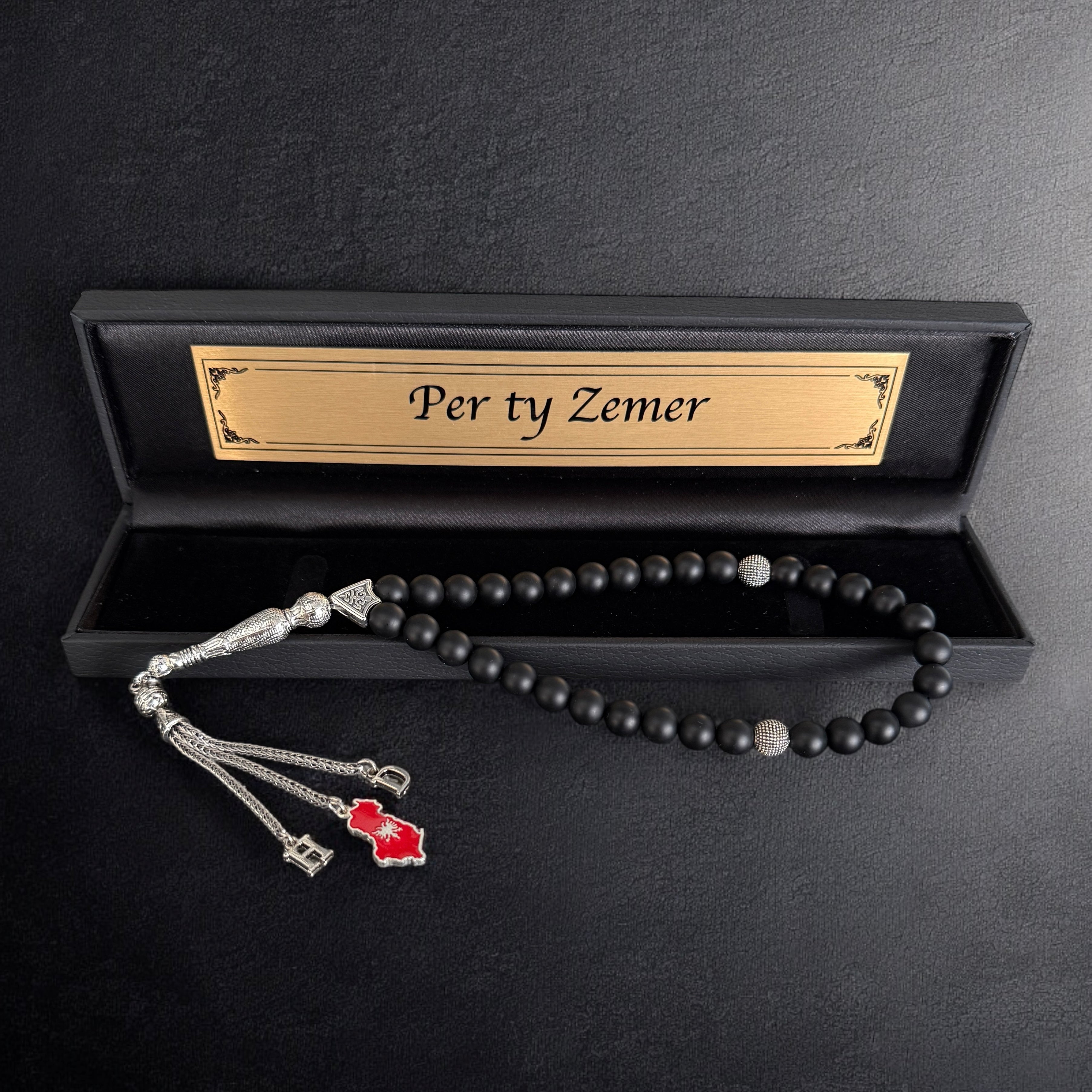 Tesbih mit Albanische Rote Landkarte 2 Buchstaben Logo Black Old Box und Wunschtext