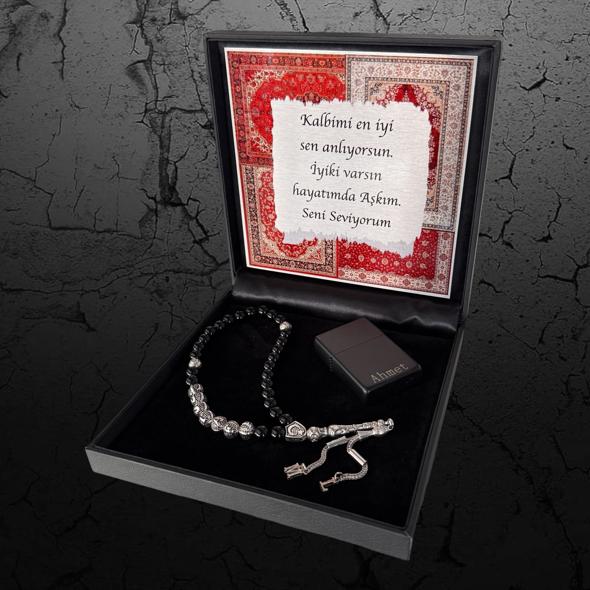 Tesbih mit Naturstein Perlen und graviertem Feuerzeug in Geschenkbox