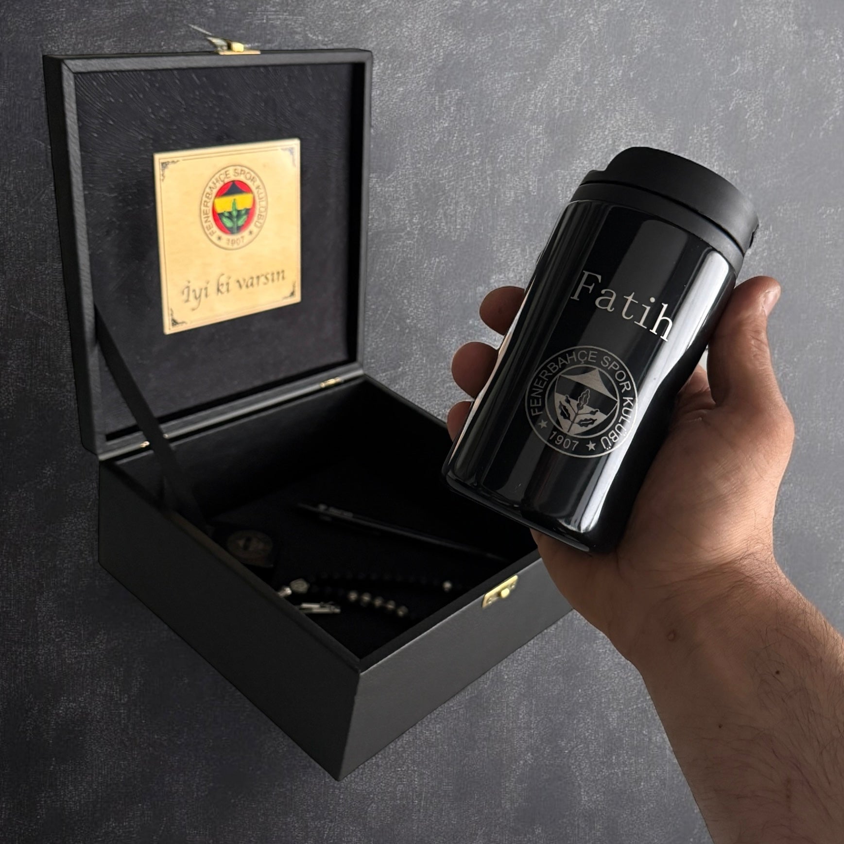 Tesbih Set XXL Box FB Logo mit Kaffebecher, Kugelschreiber und Feuerzeug
