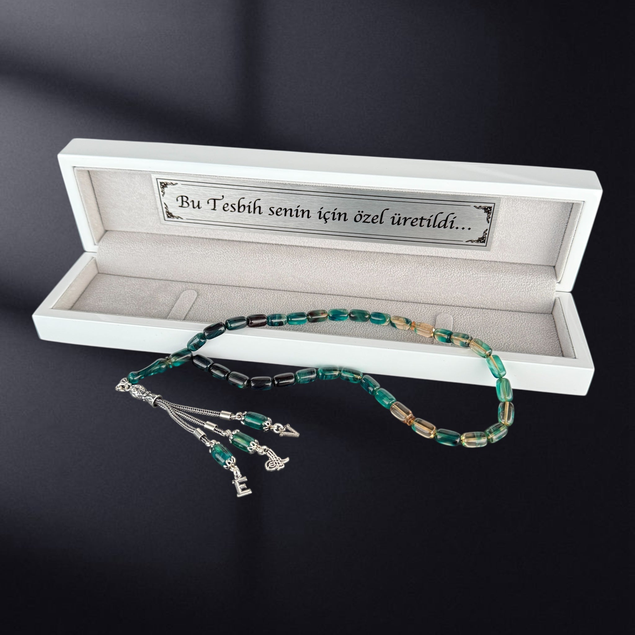 SIKMA Kehribar Tesbih 2 Buchstaben & Logo mit Holzbox weiss Hochglanz LIMITED Edition