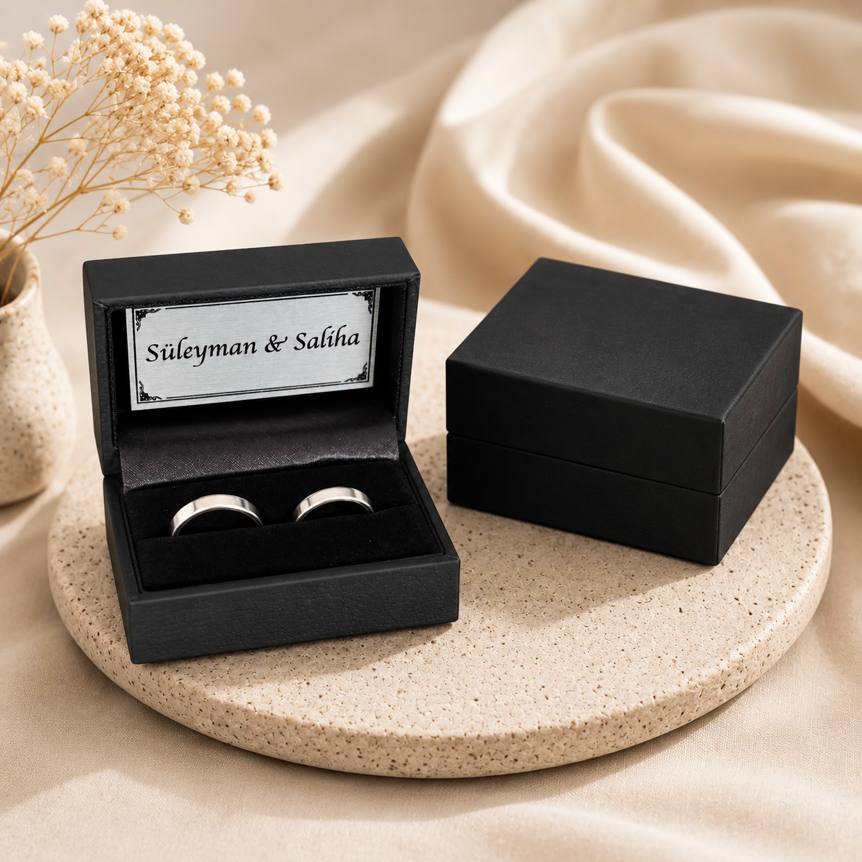 Personalisierte Ringschatulle Schwarz mit silberner Gravur | Ringbox Hochzeit