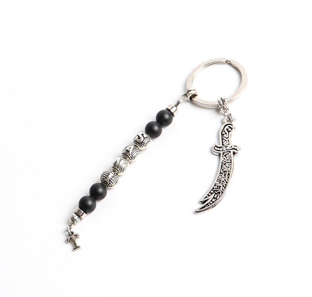 Schlüsselanhänger personalisiert mit Namen und einem Logo aus Natursteine perlen