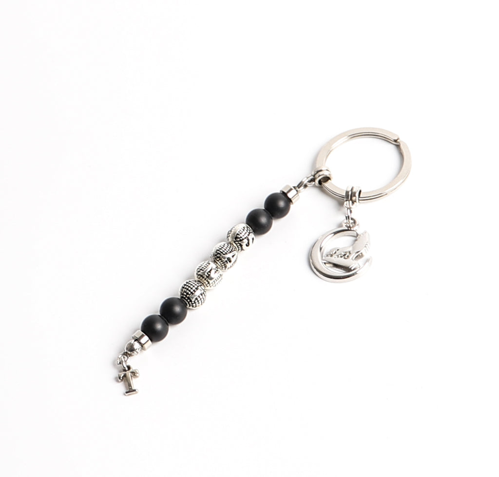 Schlüsselanhänger personalisiert mit Namen und einem Logo aus Natursteine perlen