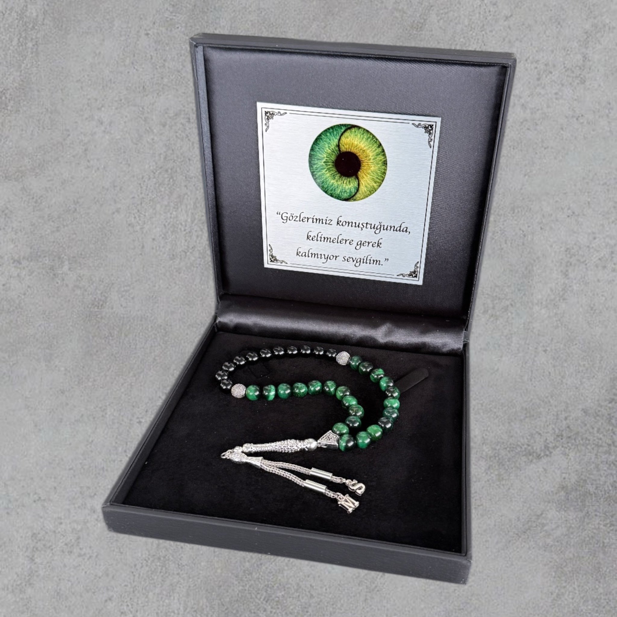 Göz Rengi Tesbih Grün / Grün mit 2 Buchstaben & Geschenkbox