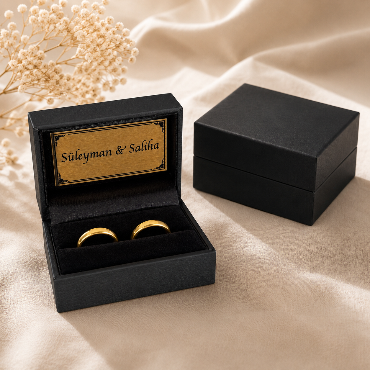 Personalisierte Ringschatulle Schwarz mit goldener Gravur | Ringbox Hochzeit