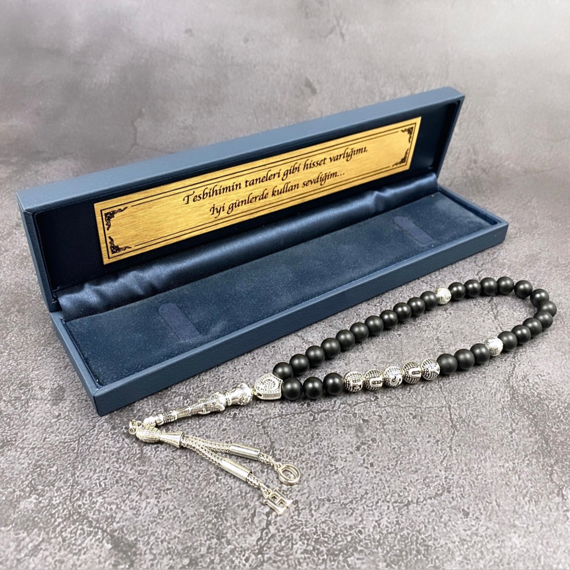 Tesbih mit Namen und Geschenkbox personalisiert mit einem Wunschtext Geschenk etui islamische geschenke perlenkette männerschmuck Kehribar tesbih Feuerzug mit Namen personalisiert