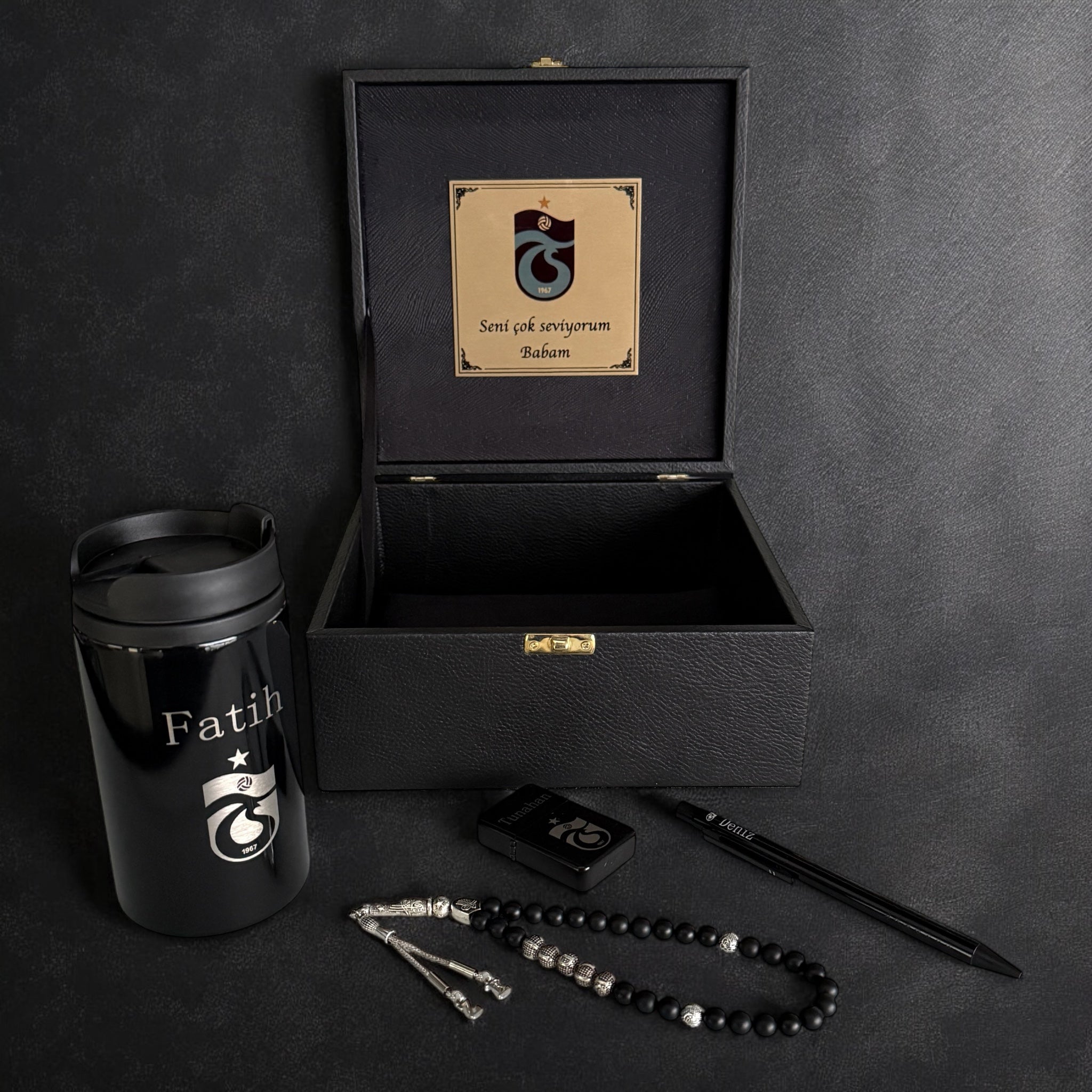 Tesbih mit Namen Set Kaffebecher Kugelschreiber Feuerzeug und Geschenkbox
