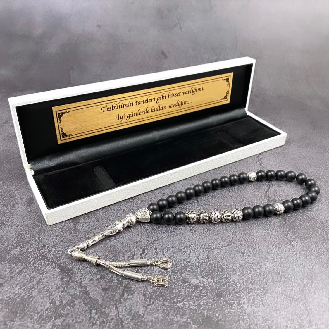 Tesbih mit Namen und Geschenkbox personalisiert mit einem Wunschtext Geschenk etui islamische geschenke perlenkette männerschmuck Kehribar tesbih Feuerzug mit Namen personalisiert