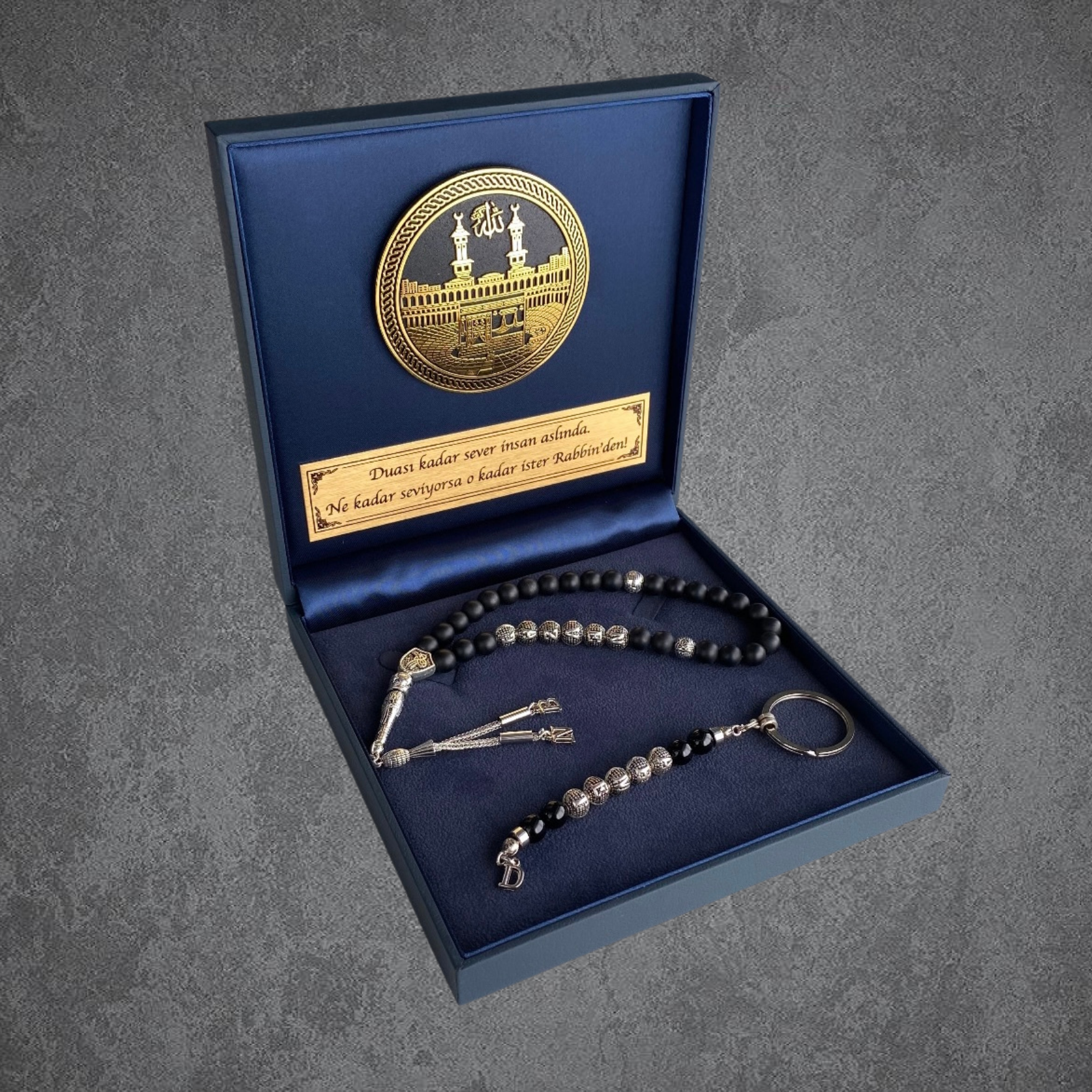 Tesbih mit Namen und Geschenkbox personalisiert mit einem Wunschtext Geschenk etui islamische geschenke perlenkette männerschmuck Kehribar tesbih Feuerzug mit Namen personalisiert Mekka mekke ayet el kürsi islamische geschenk box 