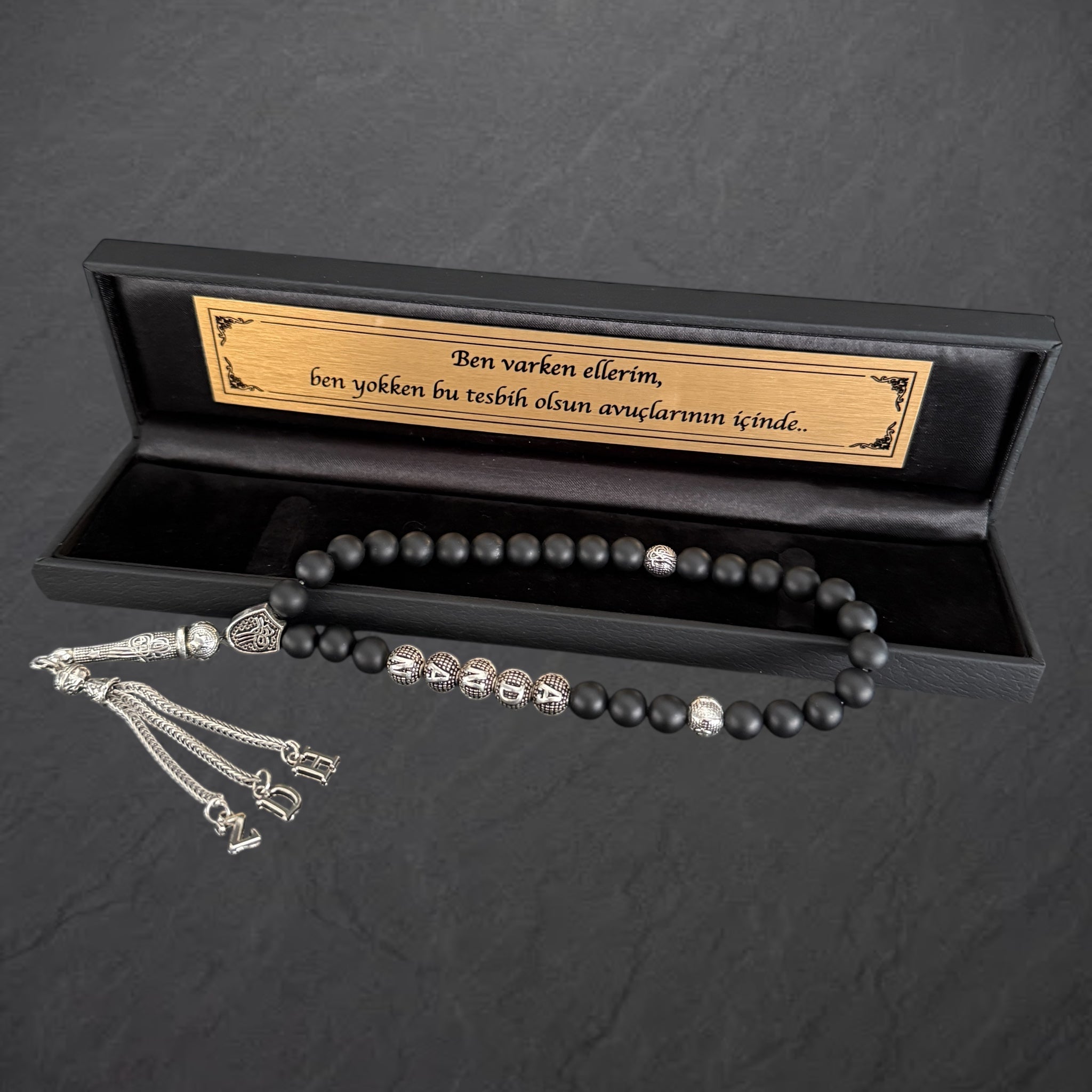 tesbih mit namen und 3 buchstaben anhänger schwarz