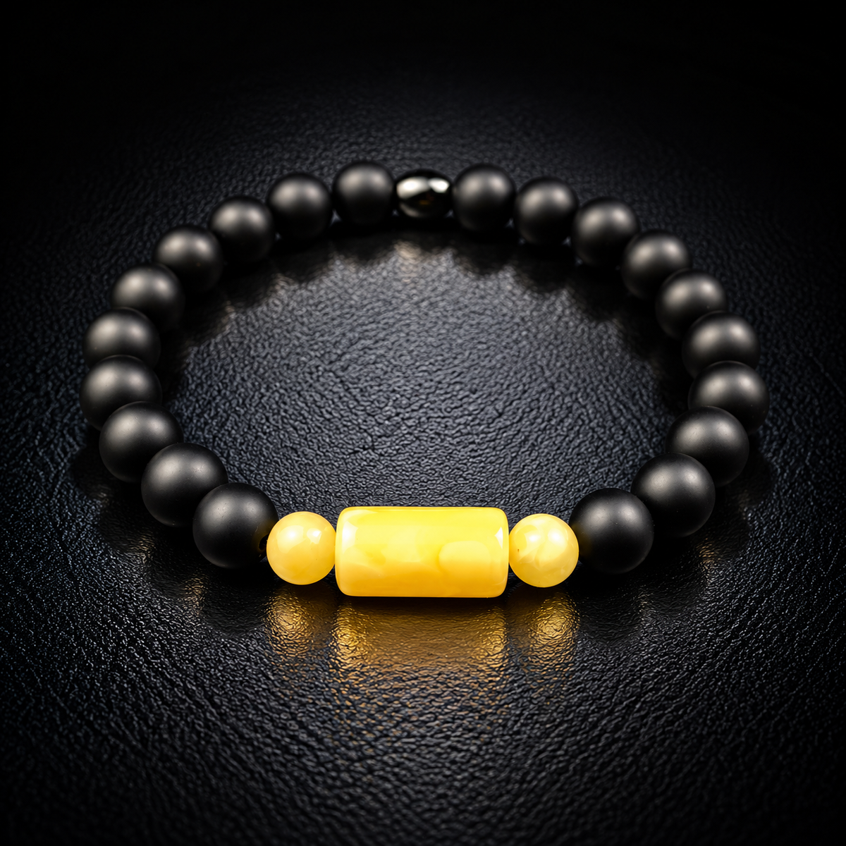 Gelbes Kehribar Armband für Herren aus echtem Bernstein mit schwarzen Onyx-Perlen – Modell Nr. 004 von Sani Tesbih.