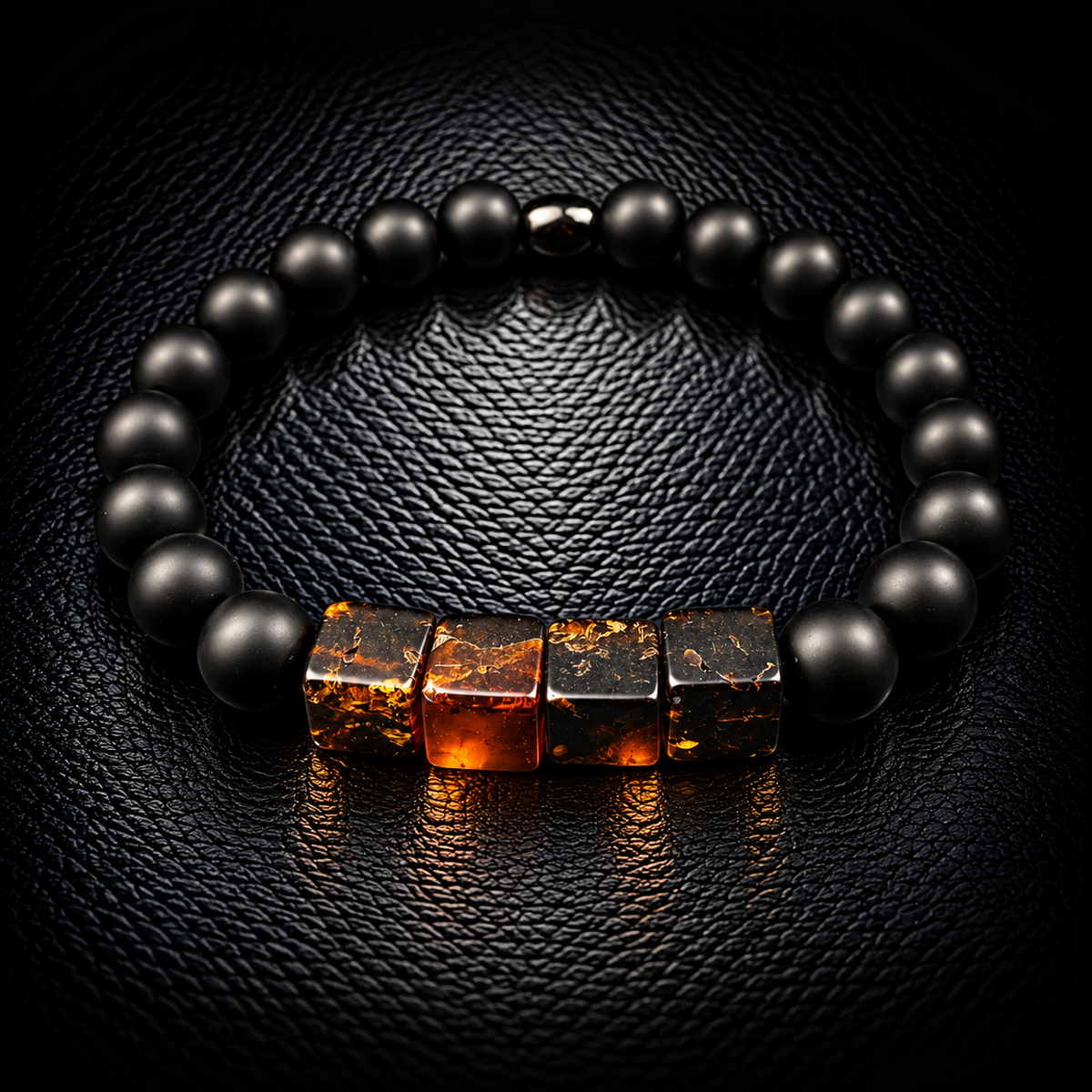 Braunes Kehribar Armband aus echtem Naturbernstein mit schwarzen Onyx-Perlen – Herrenarmband Nr. 018 von Sani Tesbih.