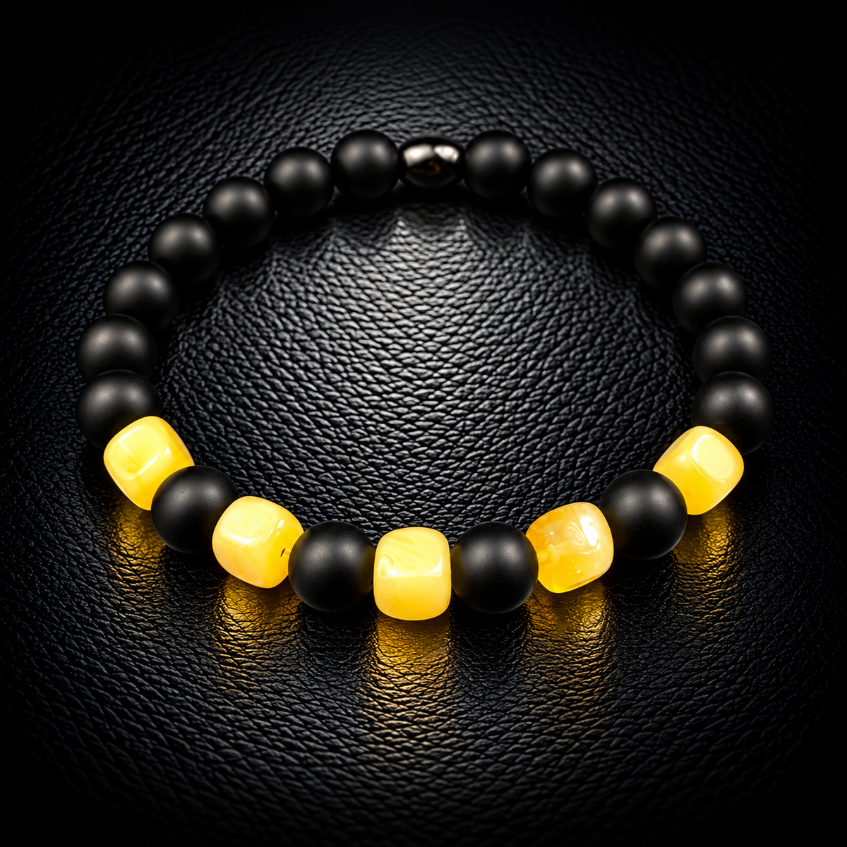 Gelbes Kehribar Armband aus echtem Naturbernstein mit schwarzen Onyx-Perlen – Herrenarmband Nr. 020 von Sani Tesbih.