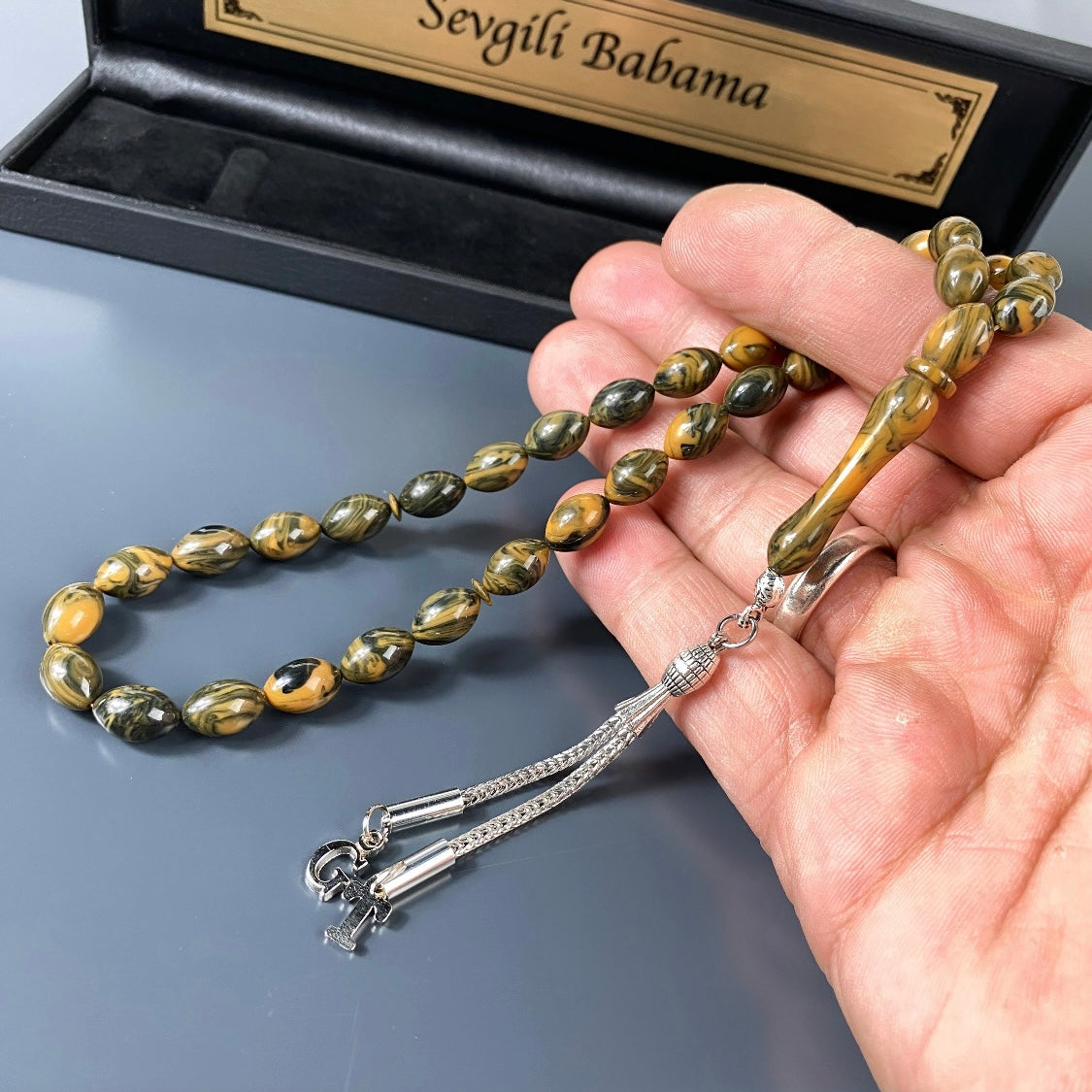 Tesbih mit Initialen – Ateş Sıkma Kehribar Geschenk für Männer