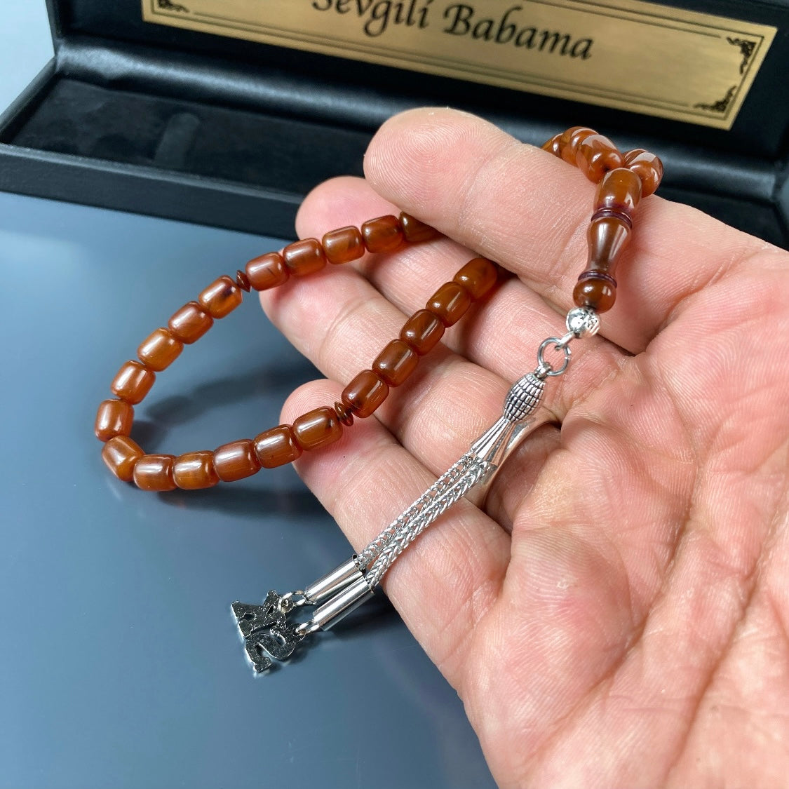 Tesbih klein aus Kehribar Sikma mit Initialen – personalisiertes Geschenk